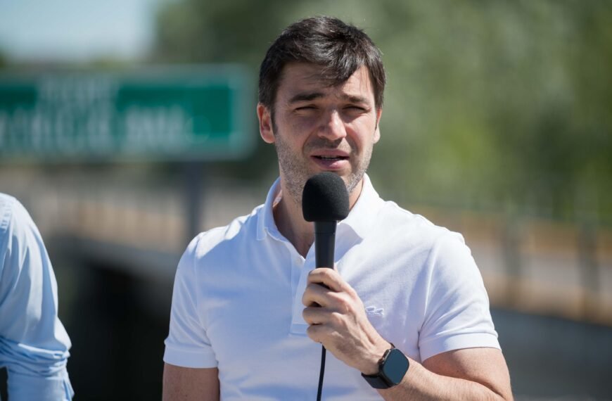 Torres promulgó la enmienda constitucional votada por los chubutenses y fueron eliminados los fueros en Chubut: «En esta provincia nadie está por encima de la ley»