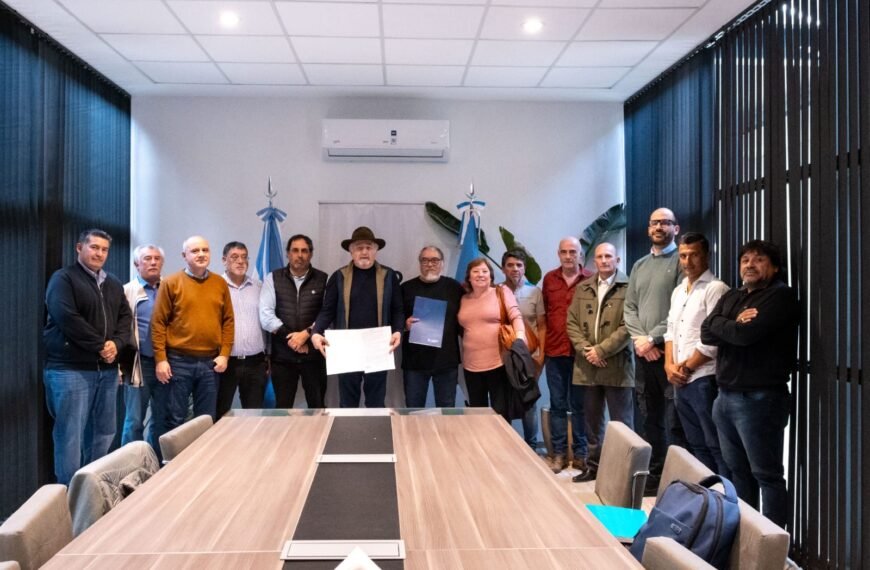 El Ejecutivo y gremios municipales cerraron las paritarias 2025