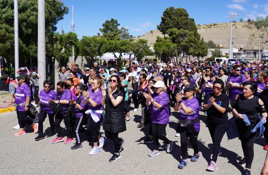 Exitosa primera caminata «Por una vida libre de ACV»
