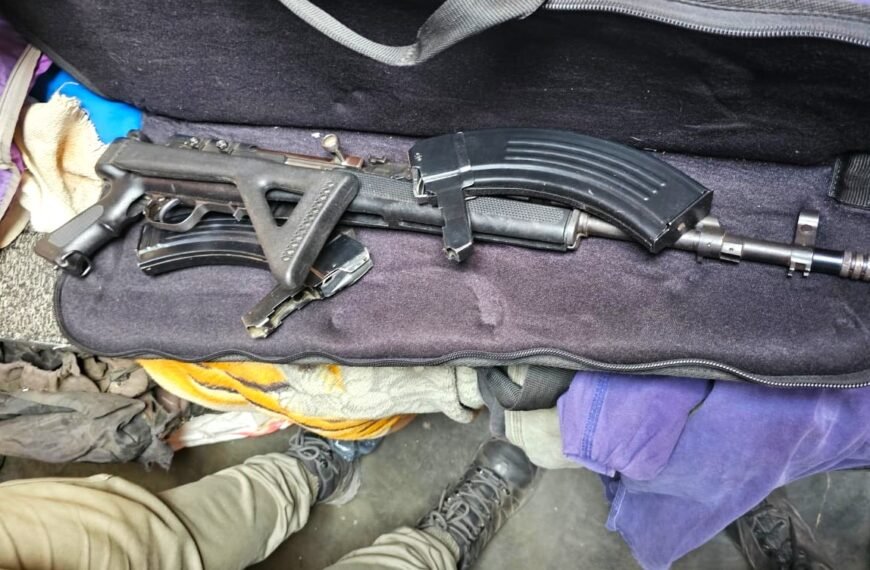La Policía del Chubut realizó operativos simultáneos y secuestró un arsenal de armas, vehículos, animales y dinero vinculados a delitos rurales