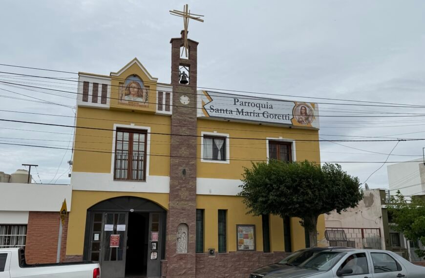 Un «fiel» ingresó a la parroquia y se llevó la bicicleta del Padre Elkin
