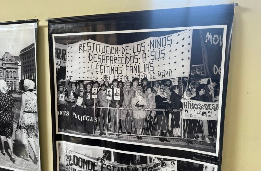 Quedó inaugurada la Muestra Fotográfica «Madres de Plaza de Mayo y la Resistencia»