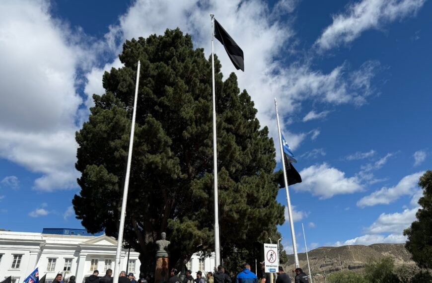 Petroleros izaron la bandera negra por la salida de YPF