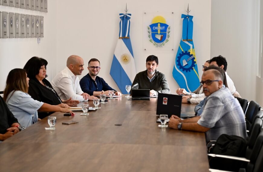 Torres se reunió con gremios de salud y se fijaron prioridades para el 2026
