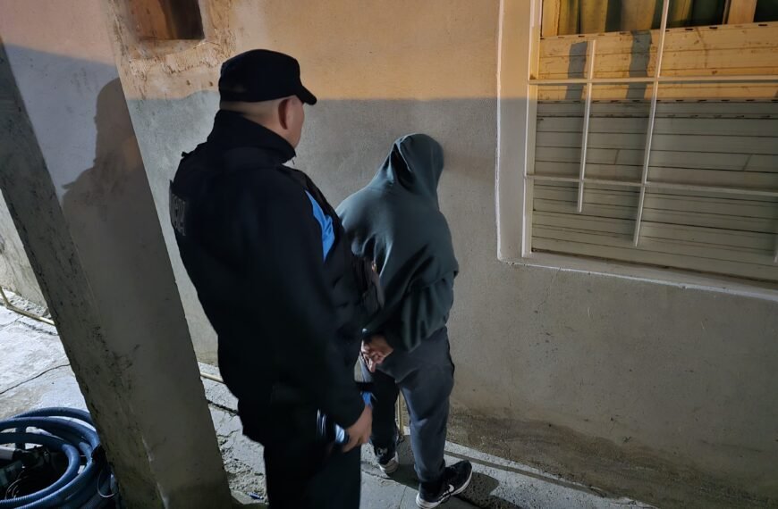 Detenido por robar una bomba de agua, una manguera y un alargue
