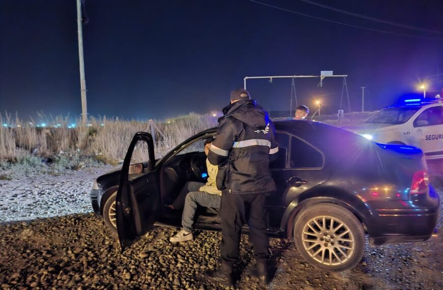 Conductor alcoholízado quiso pelear con la policía y fue detenido