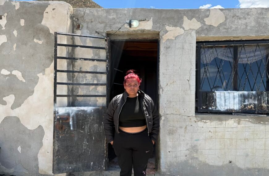 «Los geólogos nos dijeron que abandonemos nuestra casa porque en cuestión de horas se derrumba»