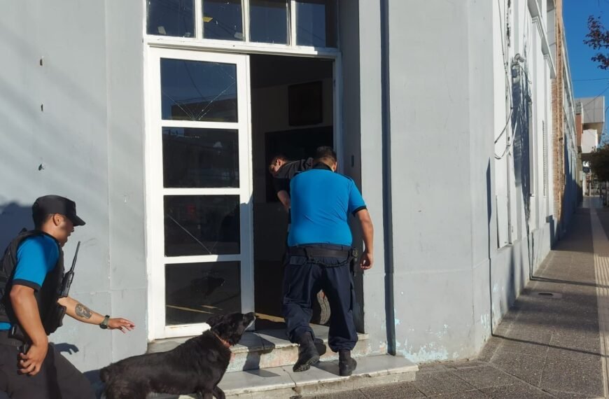 Discutía con una mujer de manera violenta y terminó demorado