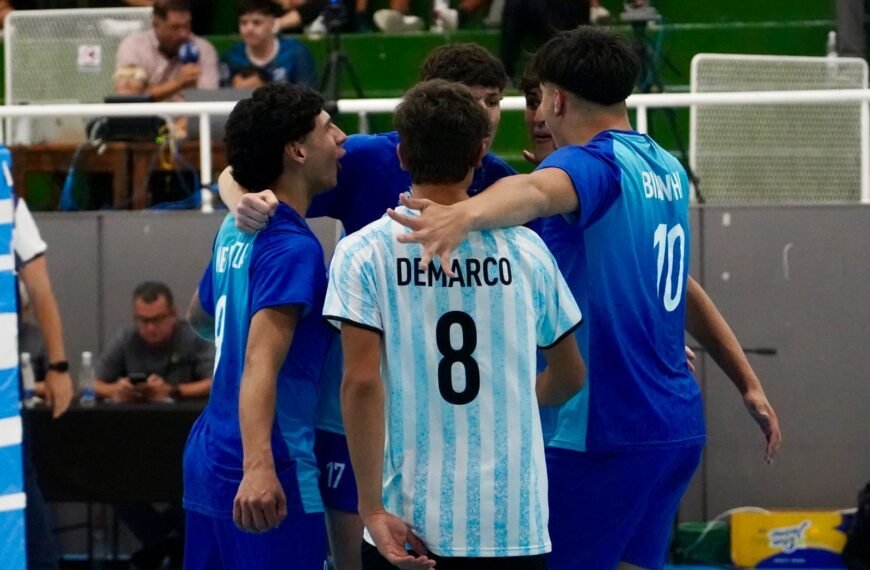 Argentina reafirmó su buen arranque con una sólida victoria ante Perú