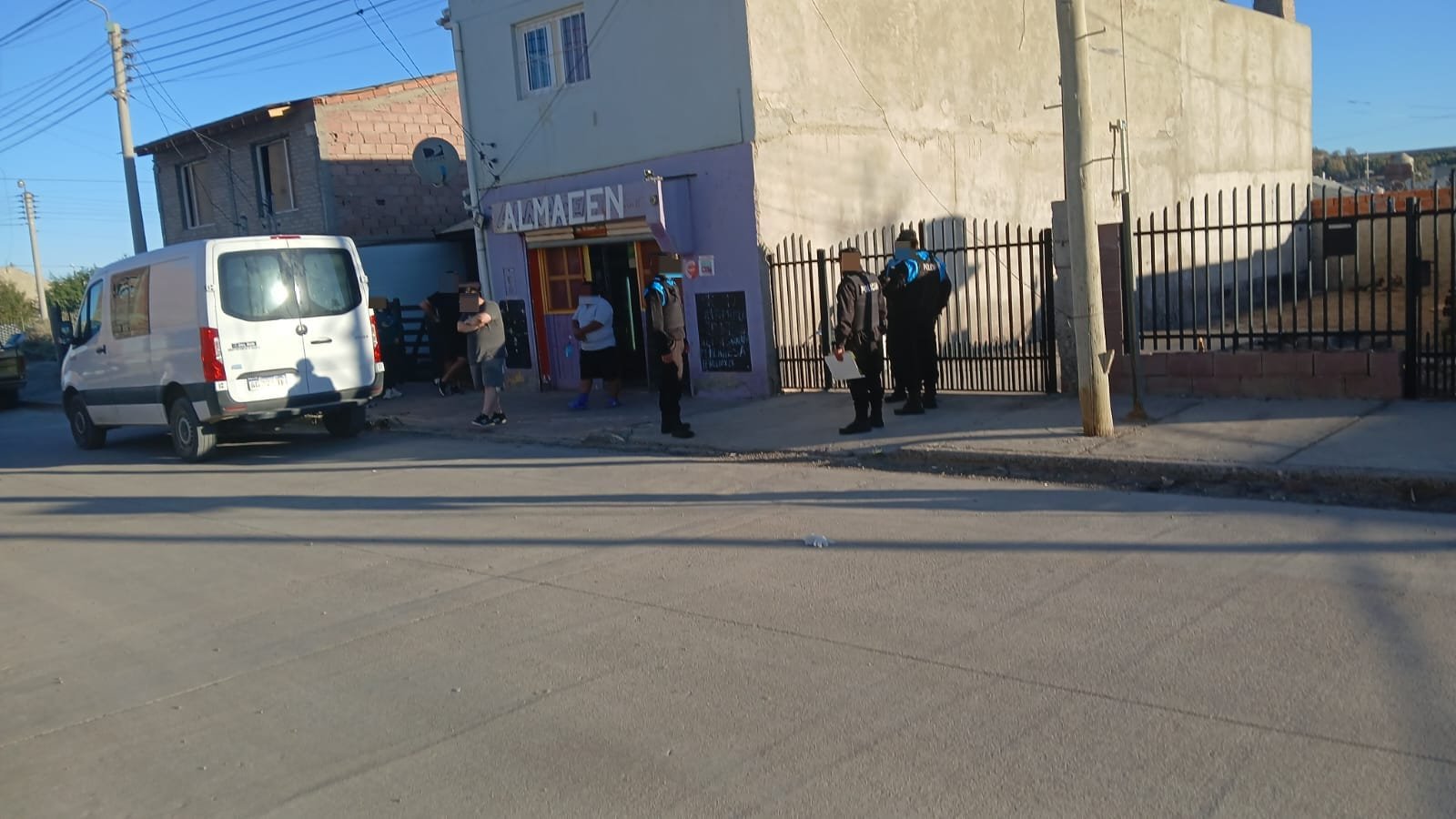 Allanamientos y un arma secuestrada por el ataque a un comerciante en Cerro Solo