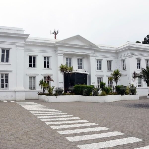 Arriba Chubut pide la intervención urgente del Ejecutivo ante YPF por el destino de tierras e inmuebles