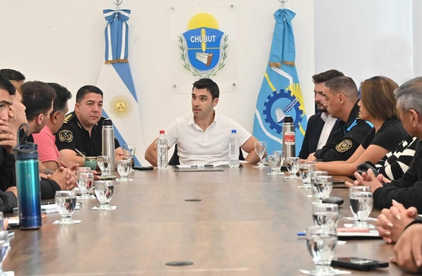 El Consejo de Bienestar Policial se reunió por primera vez con el gobernador Torres y confirmó inicio de paritarias