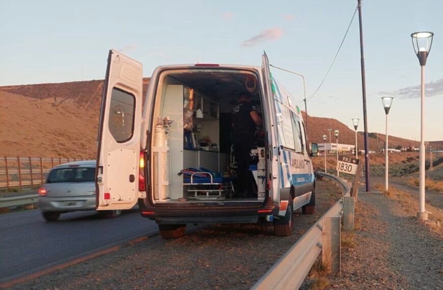 Una mujer se arrojó de un vehículo en&hellip;