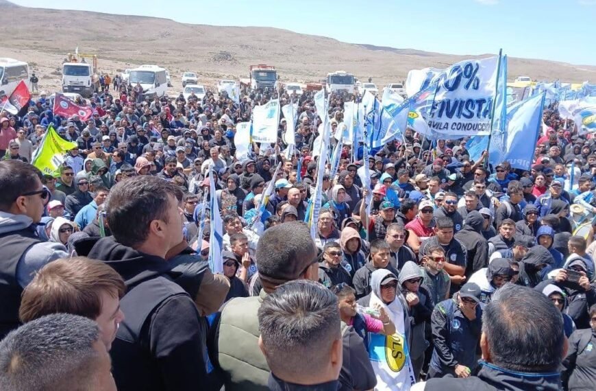 Petroleros adhieren al paro nacional contra la reforma laboral y presionan por inversiones en la Cuenca