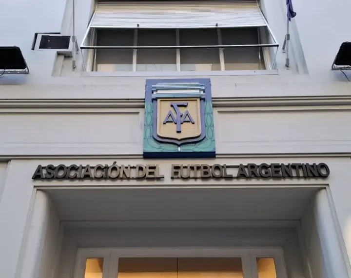 Desde AFA niegan deudas fiscales y anunciaron un paro en el futbol