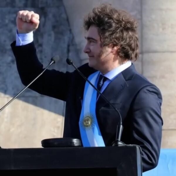 Milei celebró la aprobación de la reforma laboral: “Histórico”