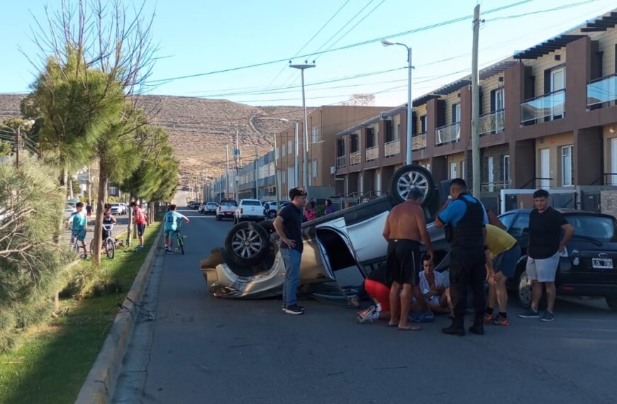 Una mujer resultó herida tras el vuelco de su vehículo