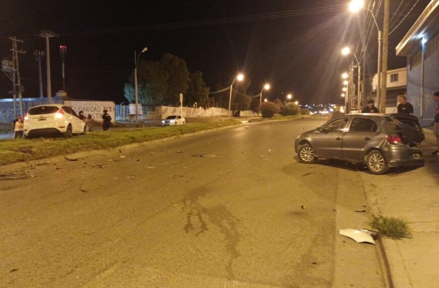 Un joven conductor chocó, huyó y dejó su&hellip;