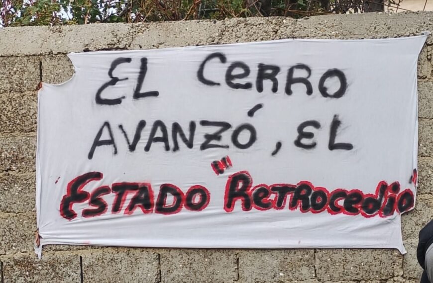Vecinos se autoconvocaron en el ingreso al barrio Sismográfica