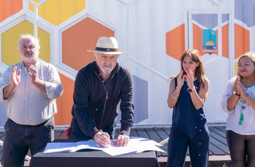 Othar inauguró la sala extractora de miel en Km 17