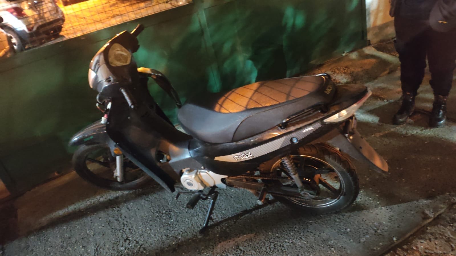 Intentó robar una moto en pleno centro y fue detenido tras una persecución