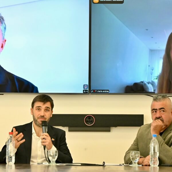 Impulsan una ley para prohibir el uso de celulares en centros de detención y erradicar las “oficinas remotas” del delito en las cárceles