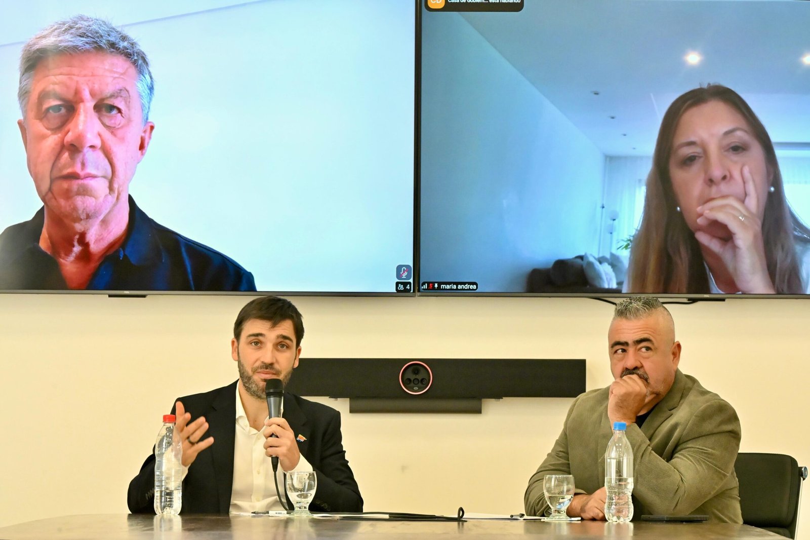 Impulsan una ley para prohibir el uso de celulares en centros de detención y erradicar las “oficinas remotas” del delito en las cárceles