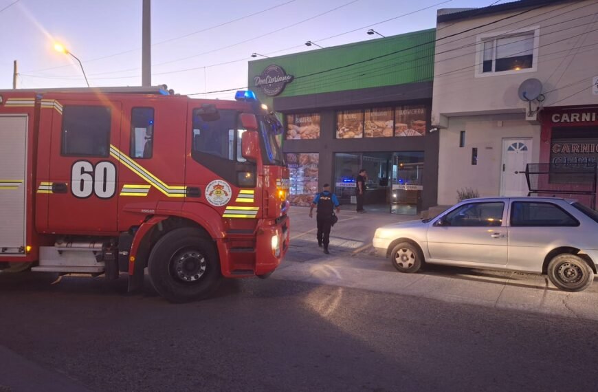 Bomberos trabajaron en un principio de incendio en&hellip;