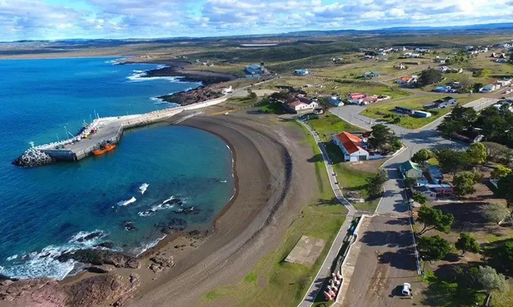 Sigue la investigación por la muerte de un hombre en Camarones y el único demorado quedó libre