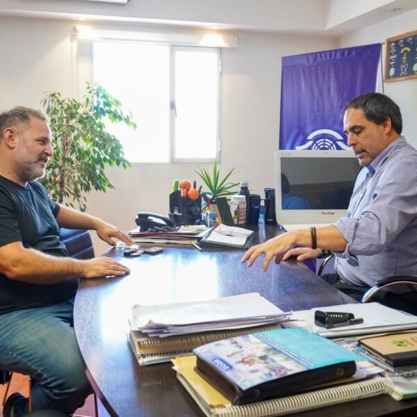 Sampaoli se reunió con el diputado José Glinski para analizar la situación política y económica