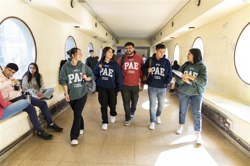 Crece la Comunidad de Becarios PAE: nuevos graduados&hellip;