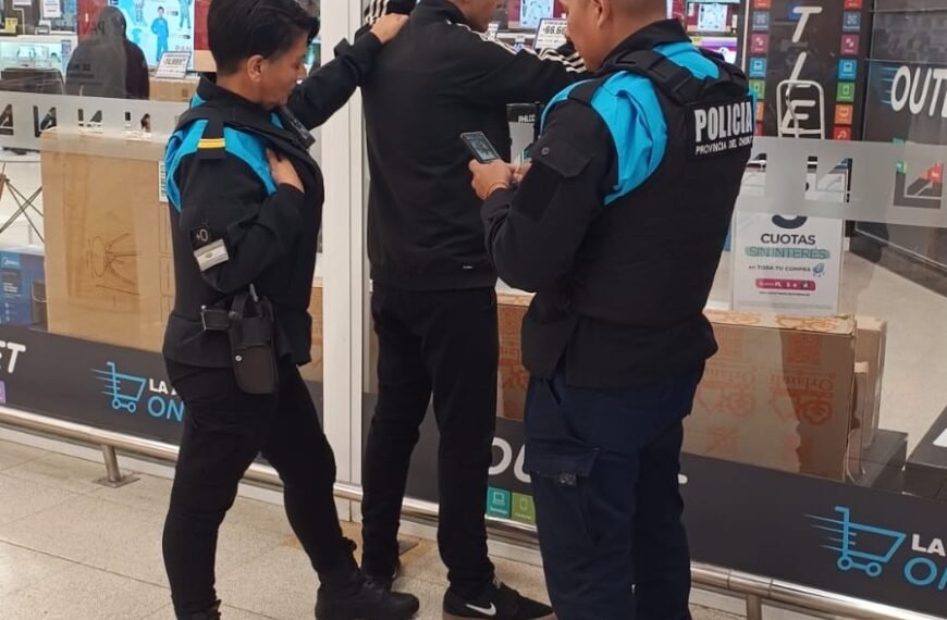 Detenido por intentar escapar del supermercado con 53 mil pesos en chocolates