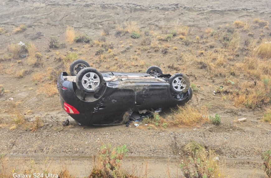 Vuelco en el Camino Roque González: Una mujer y su pequeño hijo fueron asistidos
