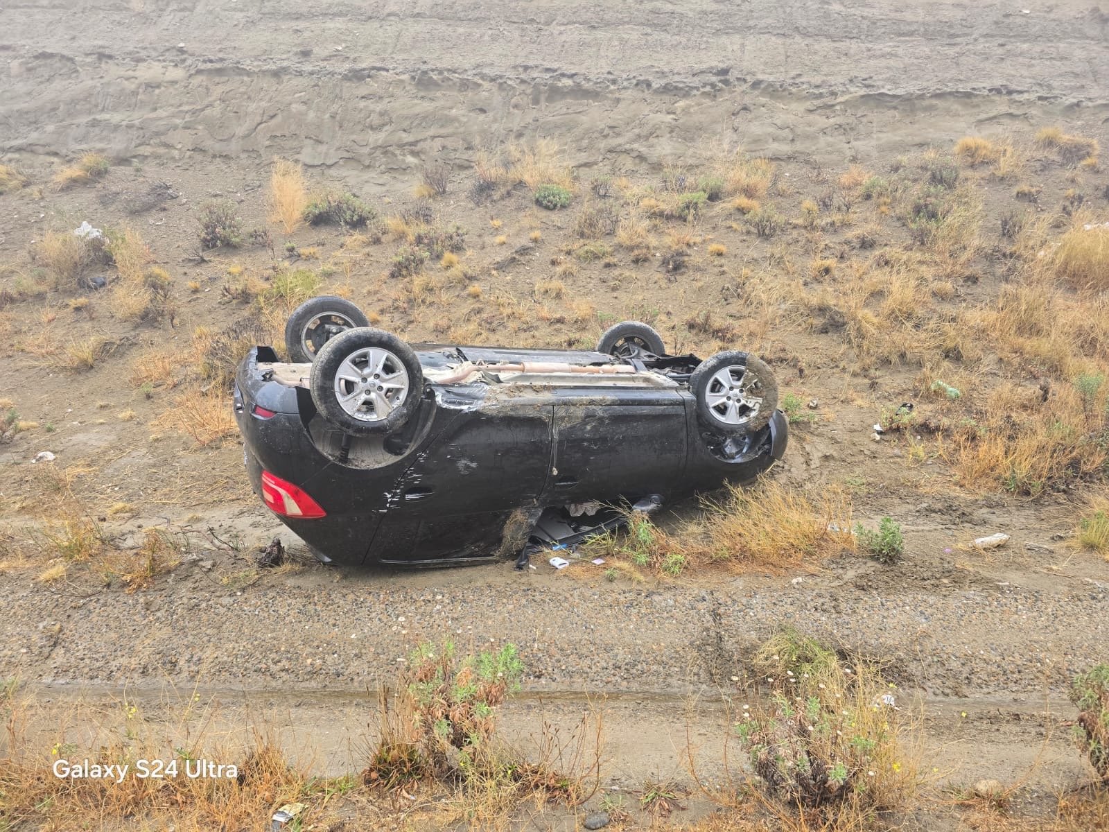 Vuelco en el Camino Roque González: Una mujer y su pequeño hijo fueron asistidos