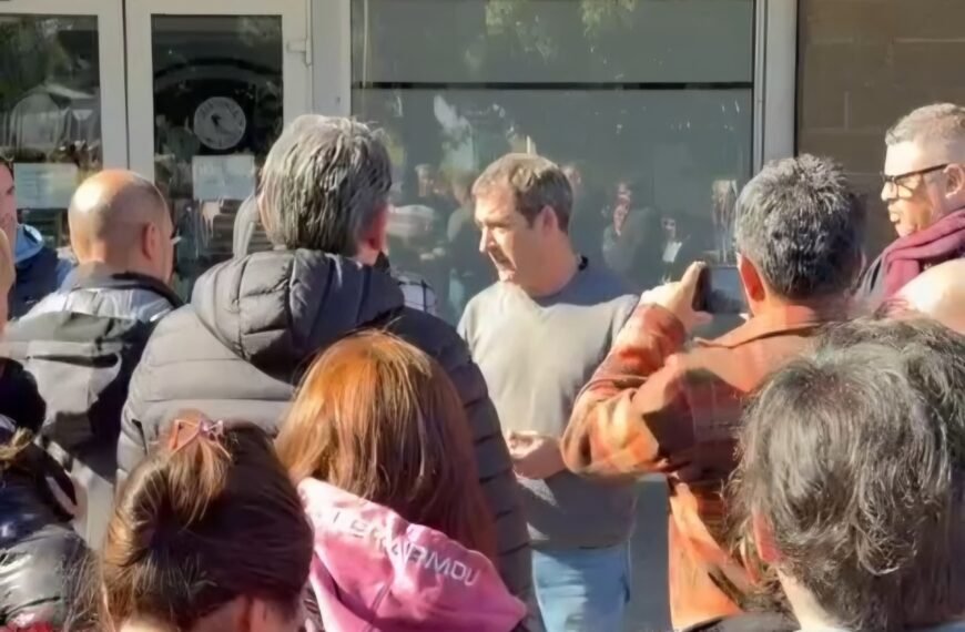 Luque escuchó a los trabajadores del Casino de Esquel en medio de la crisis