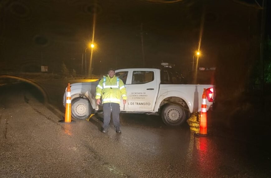 Cortan de manera preventiva el camino Roque González por bancos de niebla