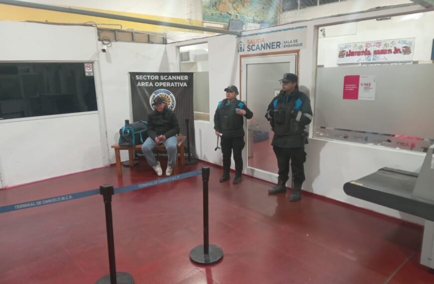 Encontraron en la terminal de ómnibus a un hombre buscado por la justicia de Río Negro