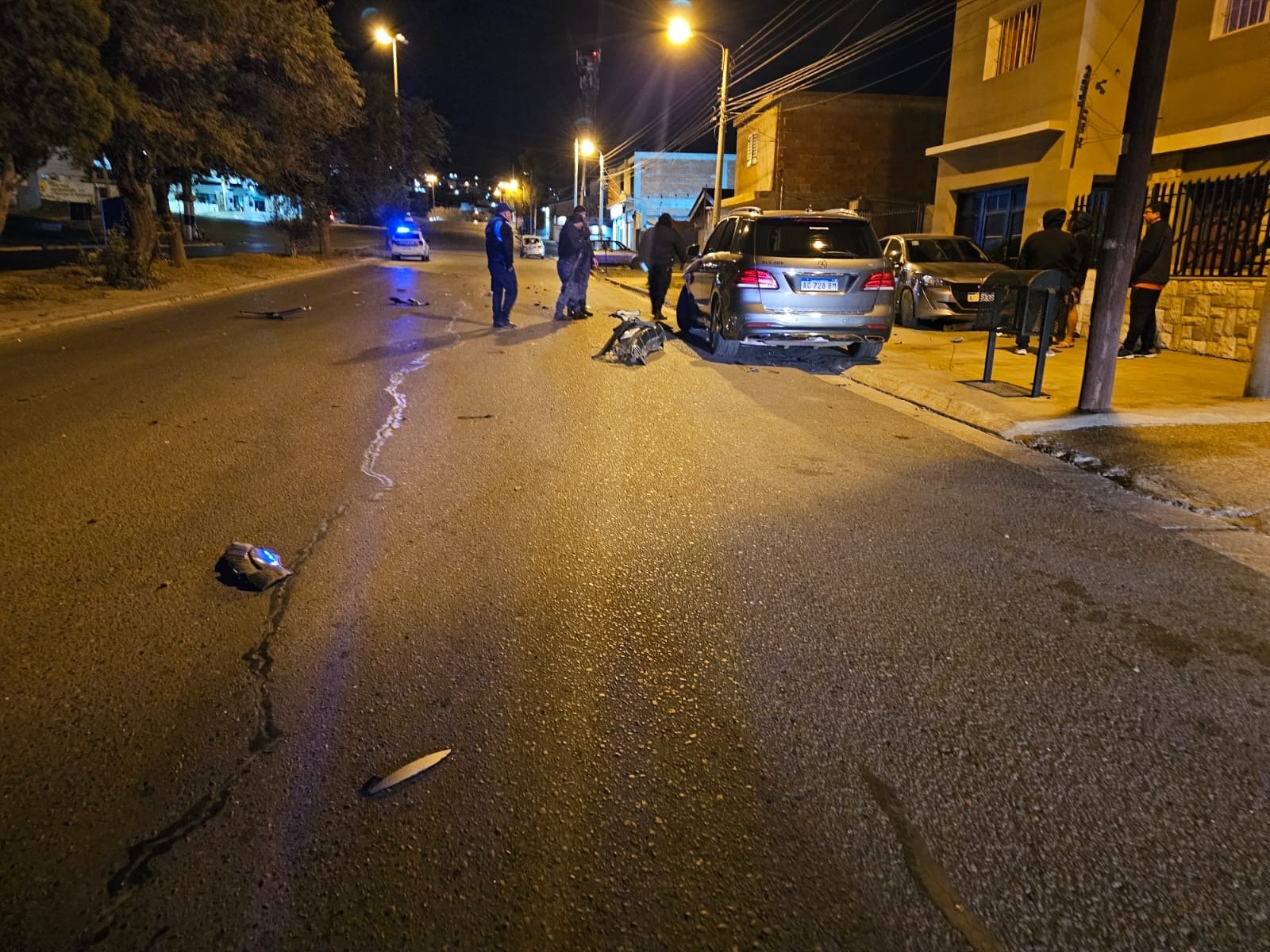 Trabajaba en una cochera, robó un vehículo y destruyó en un choque