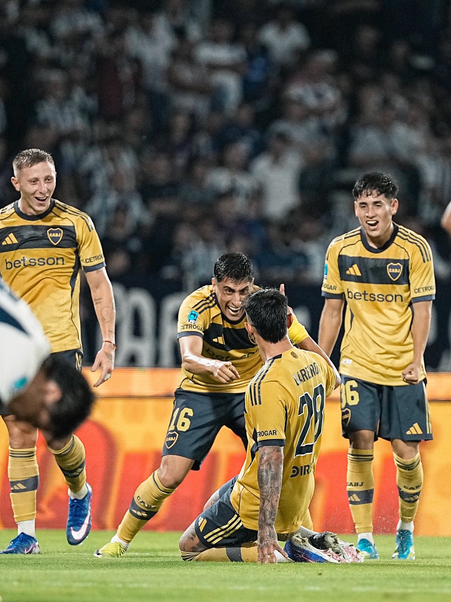 Boca venció a Talleres y se prende en la tabla