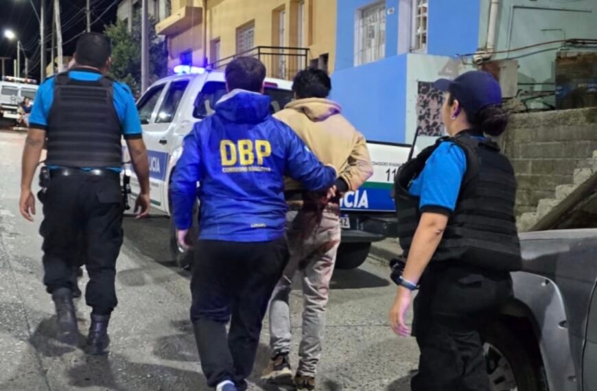 Circulaba por Avenida Juan XXIII y lo detuvieron…