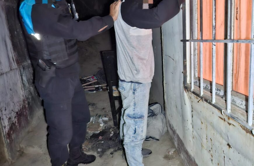 Violó la prohibición de acercamiento y fue detenido