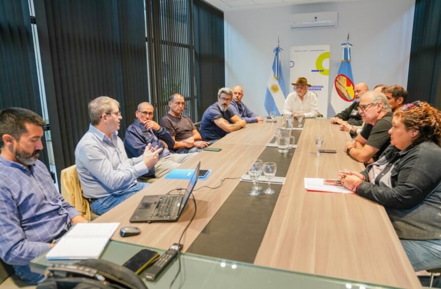 Othar se reunió con vecinos y Camuzzi por&hellip;