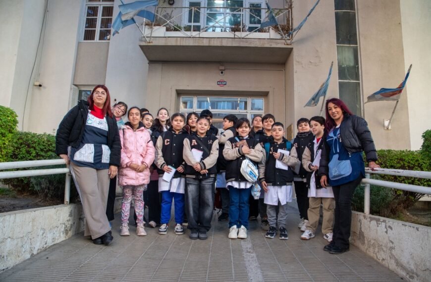 El intendente recibió a estudiantes de la Escuela&hellip;