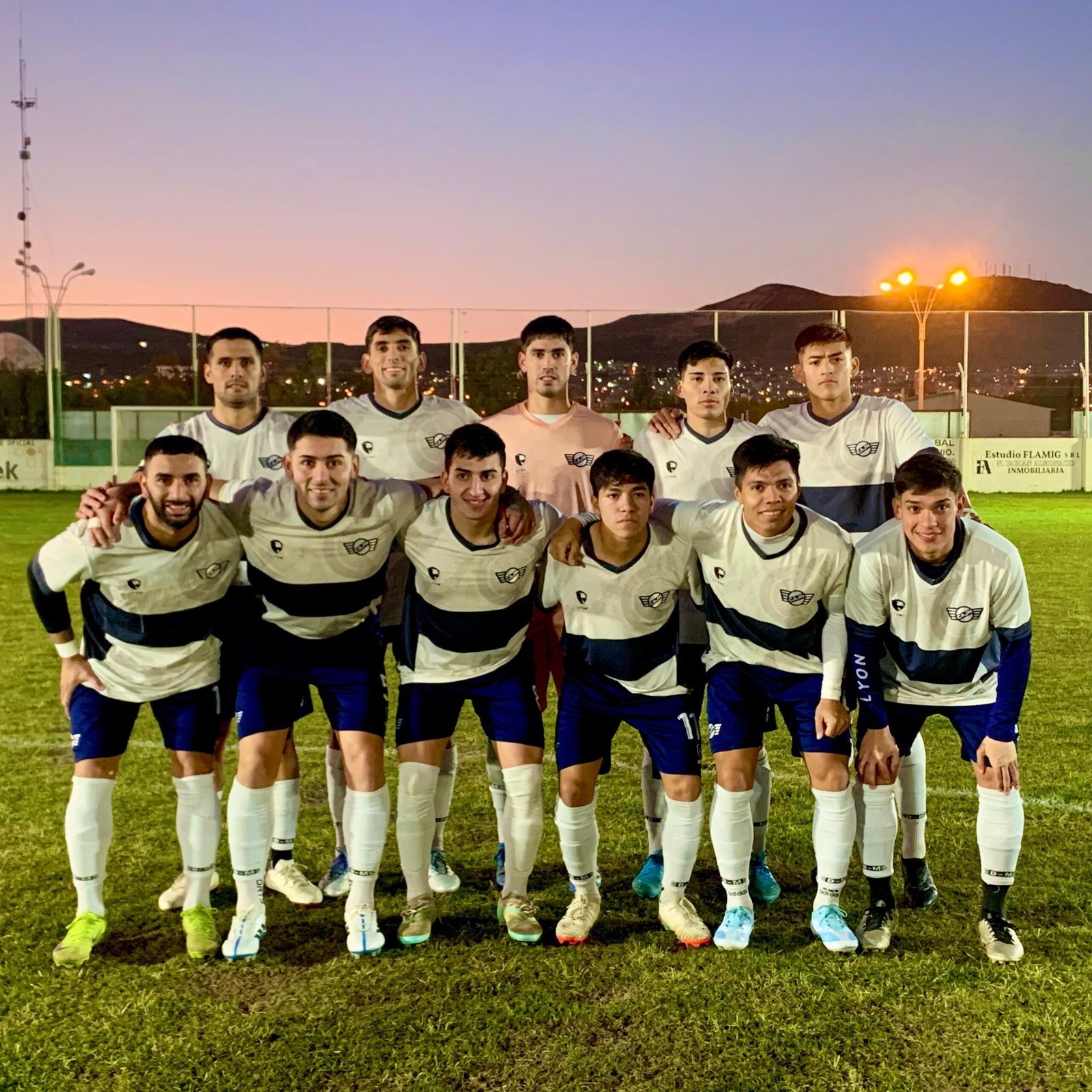 Newbery goleó a Portugués y se ilusiona con la final provincial