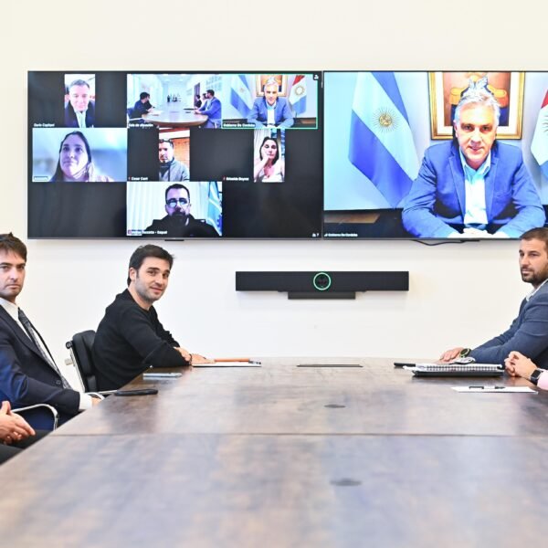 Chubut amplía su conectividad área con vuelos directos entre Esquel y Córdoba