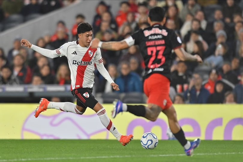 River rescató un empate en el final y se acerca a la clasificación