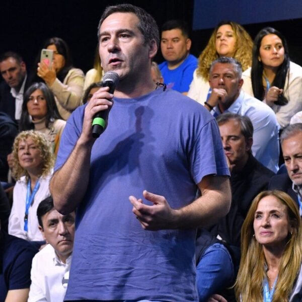 Luque: “El peronismo tiene que ofrecer una alternativa y prepararse para recuperar la credibilidad”