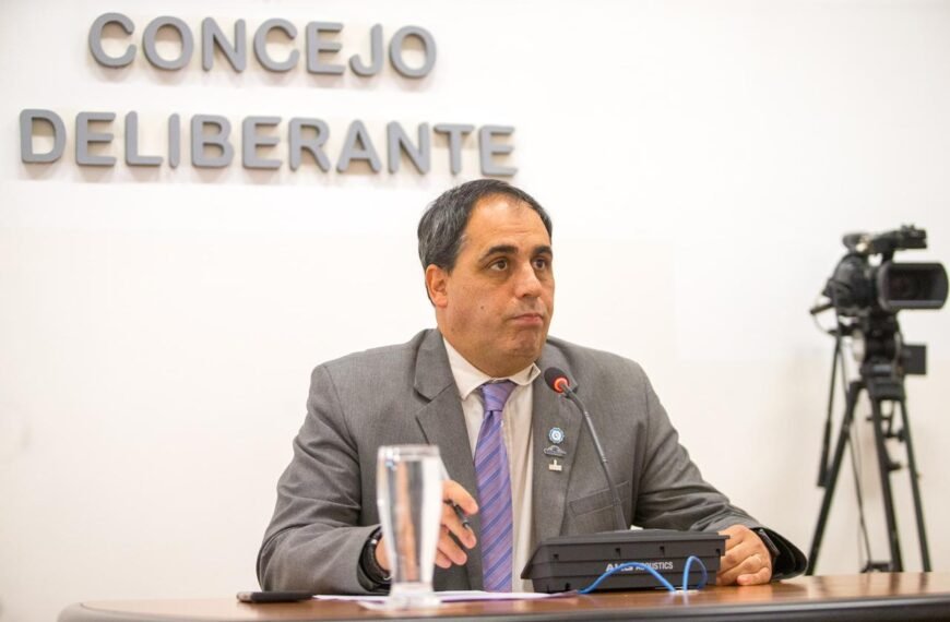 «Hay que dejar de discutir políticas públicas en&hellip;