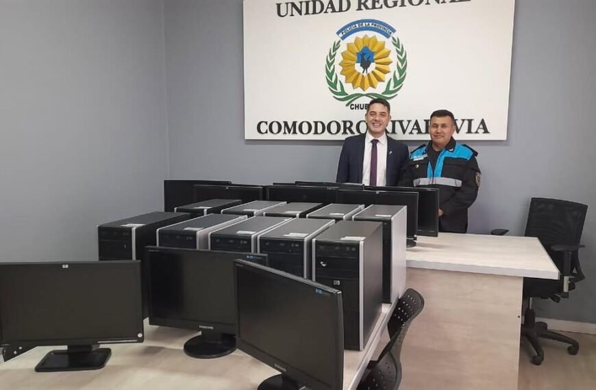 El Ministerio Público Fiscal entregó 46 computadoras a la Policía de Comodoro