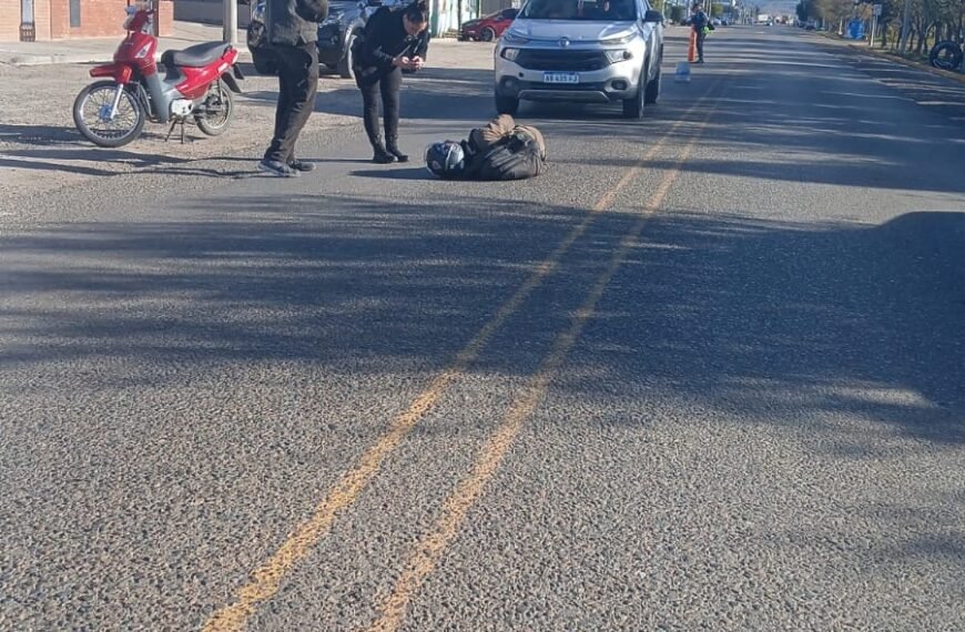 Motociclista sufrió una fractura tras caer al intentar&hellip;